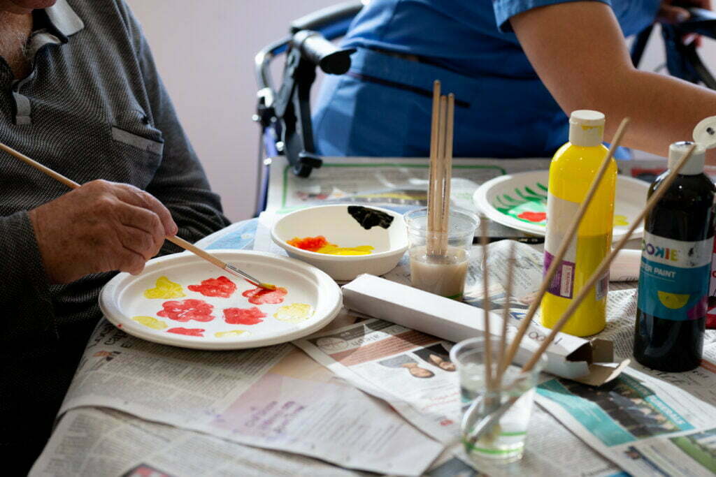 Discover dementia friendly activities for winter